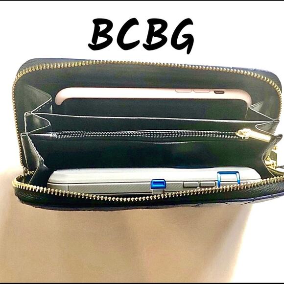 Cute BCBGeneration Tara Quilted Gift Boxed Wallet - Picture 1 of 10